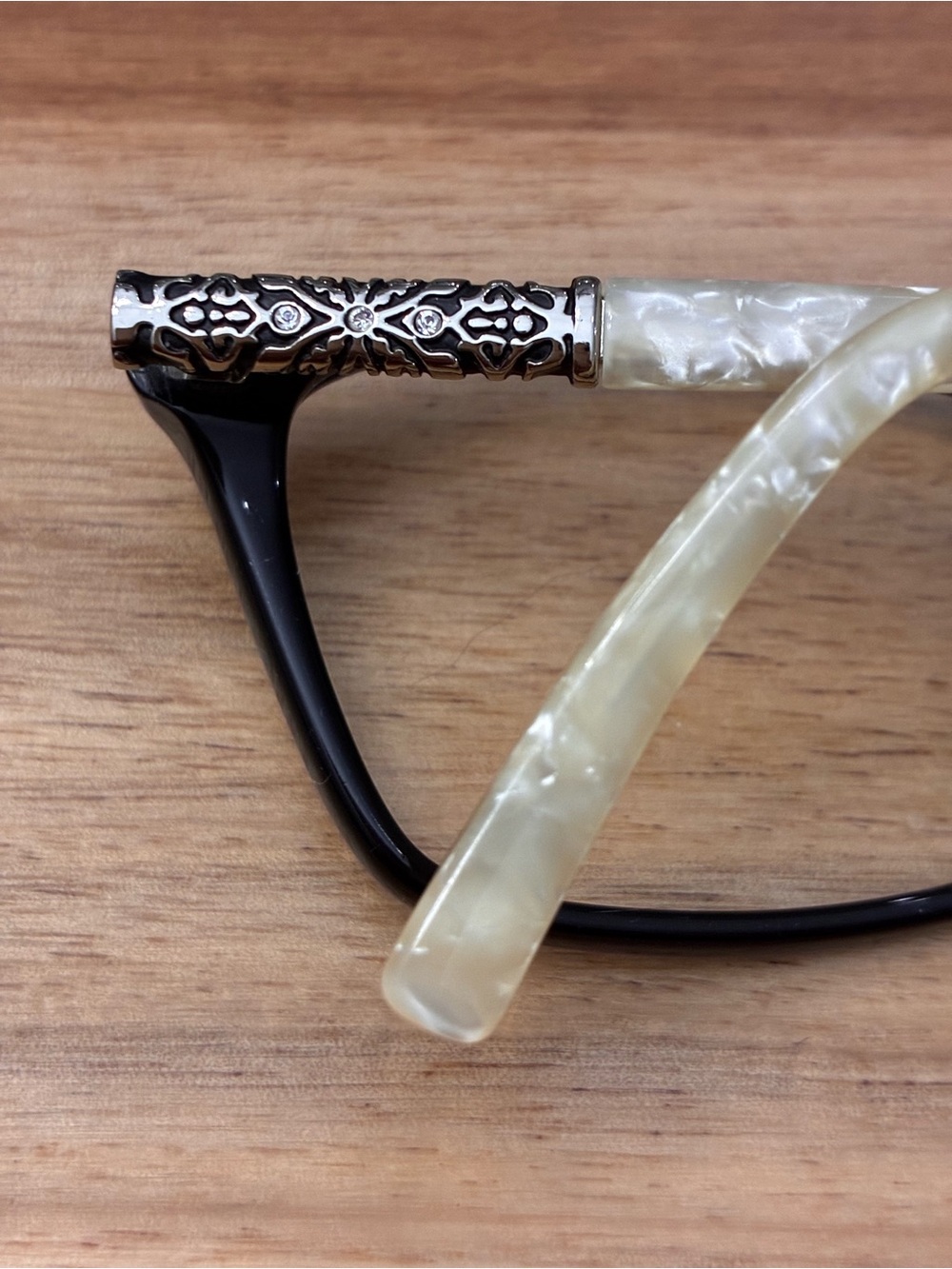 XOXO Eyeglasses Glasses Frames Barcelona Jet Cat Eye Black Pearl White 52-16-135 - Picture 12 of 16